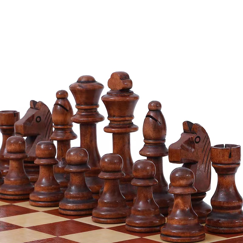32 قطع خشبية الشطرنج الملك الا - مراجعة Magnetic Travel Chess وسعره