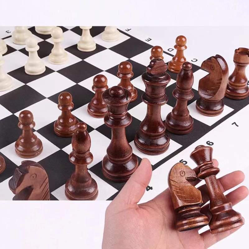 32 قطع خشبية الشطرنج الملك الا - مراجعة Magnetic Travel Chess وسعره