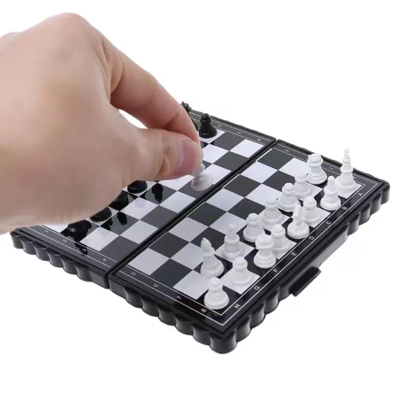 مجموعة شطرنج مغناطيسية صغيرة،  - مراجعة Magnetic Travel Chess وسعره
